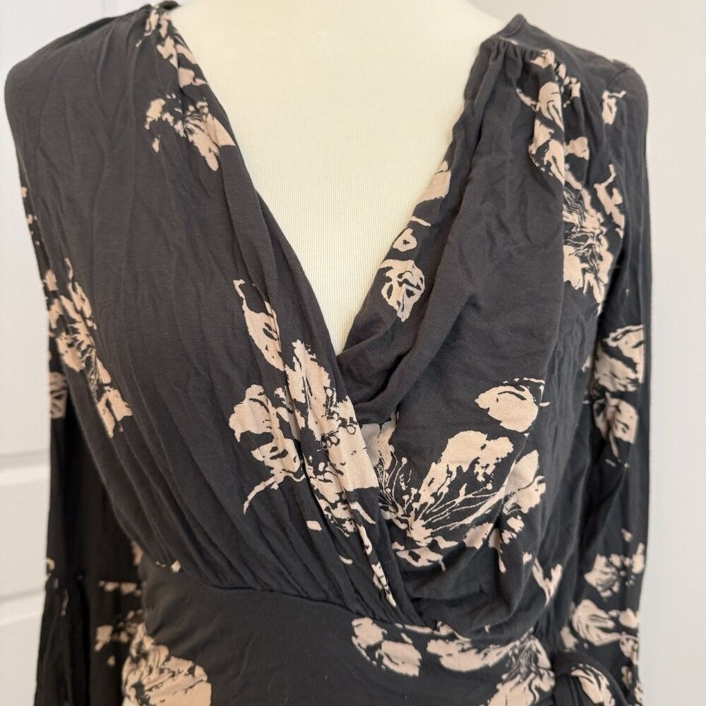 Free People Women's Fiona Floral Boho Black Wrap Blouse Size‎ XS Bell Sleeve - Picture 2 of 10